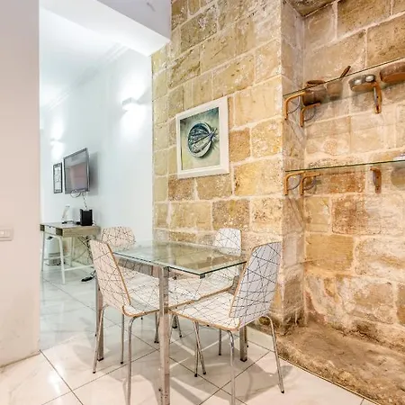 Spacious, Lux 1br In The Capital, By 360 Estates Apartmán